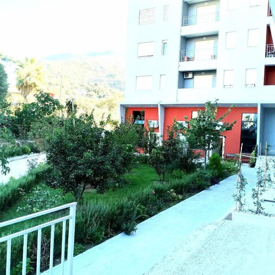 Apartament Me Qera Dublex Lungomare Vlorë Exterior foto