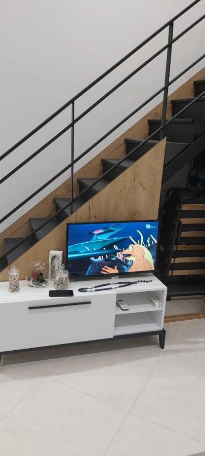 Apartament Me Qera Dublex Lungomare Vlorë Exterior foto