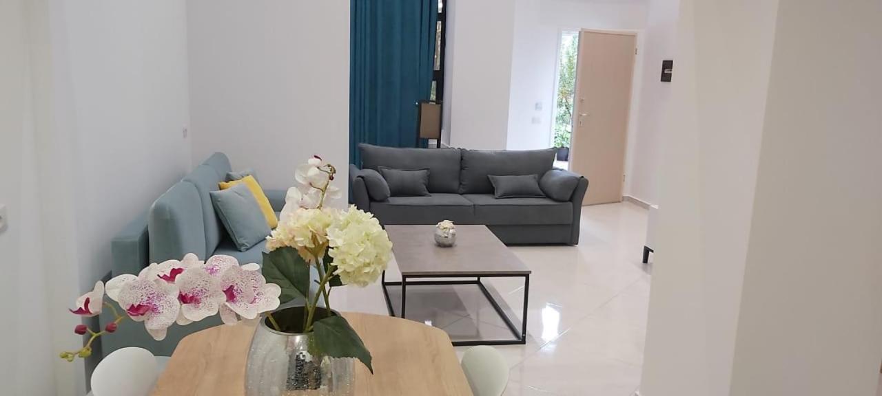 Apartament Me Qera Dublex Lungomare Vlorë Exterior foto